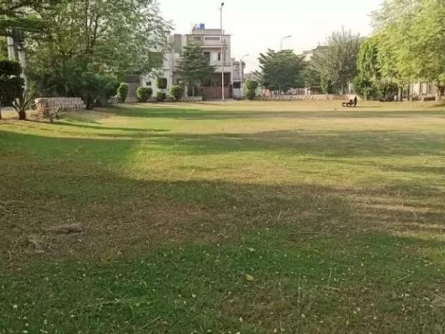 Land for sale in Faisalabad, Islamabad Capital Territory