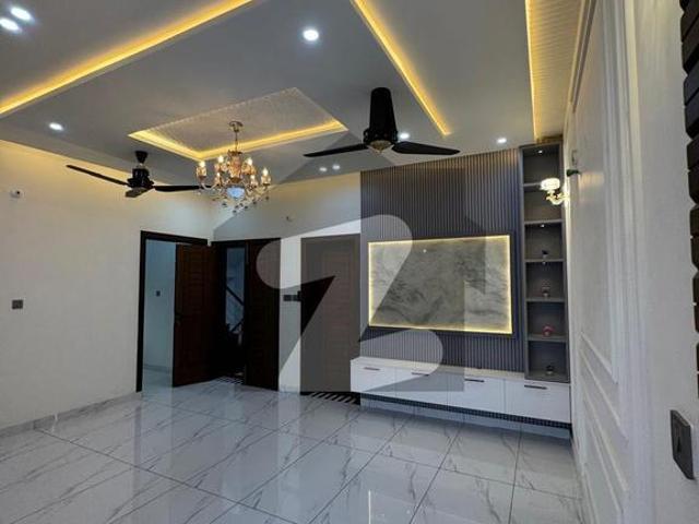 House for sale in Faisalabad, Islamabad Capital Territory
