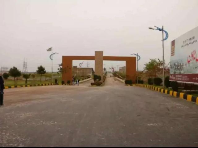 Land for sale in Peshawar, North West Frontier Province