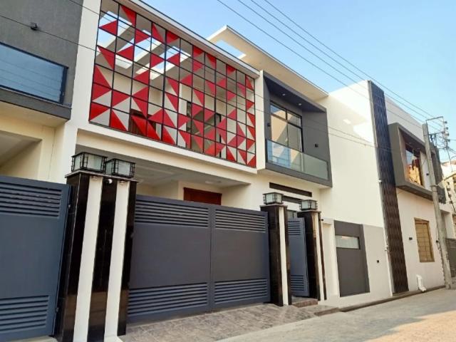 House for sale in گجرات, گجرات ڈویژن