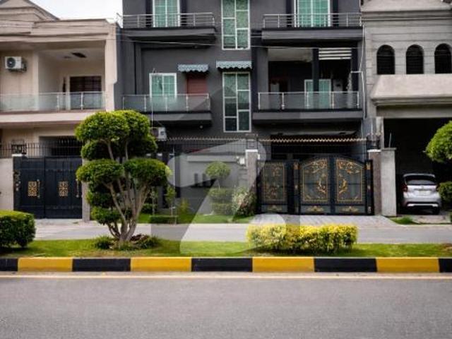 House for sale in Sialkot, Islamabad Capital Territory