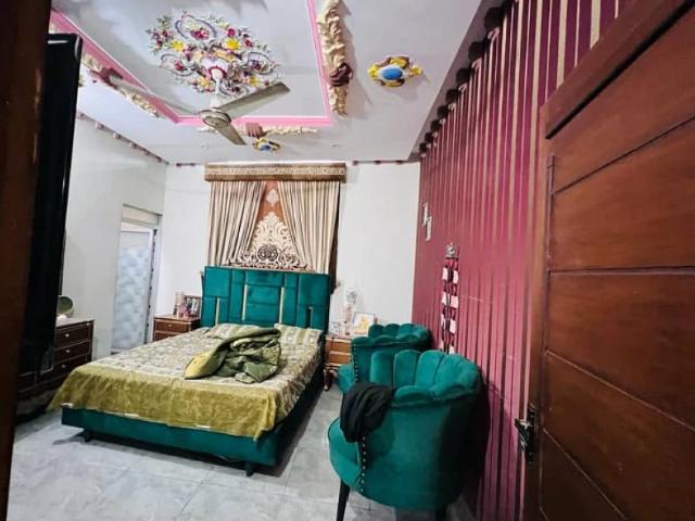 House for sale in عُمر بلاک, لاہور ڈویژن