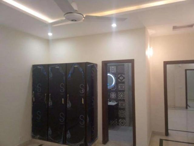 House for sale in WAPDA Town, کھمبے