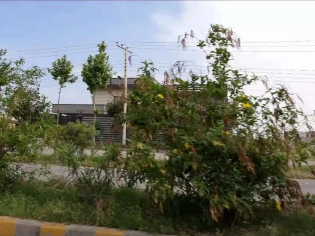 Land for sale in Peshawar, North West Frontier Province