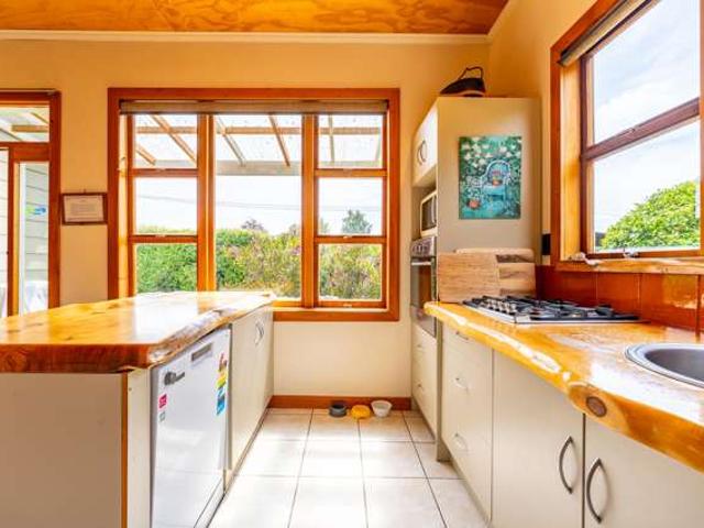 House for sale in Levels, Canterbury