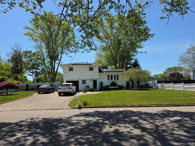 House for sale in Centereach, New York