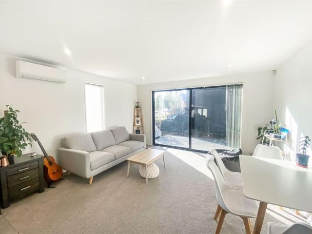 Townhouse for rent in Addington, Canterbury