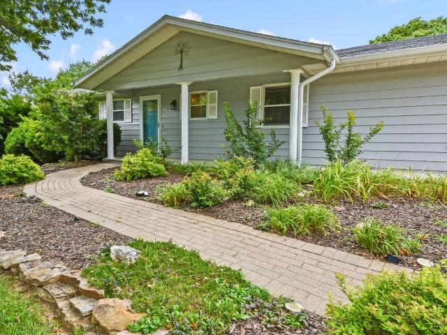 House for sale in Stone, Missouri