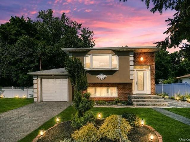 House for sale in Bohemia, New York