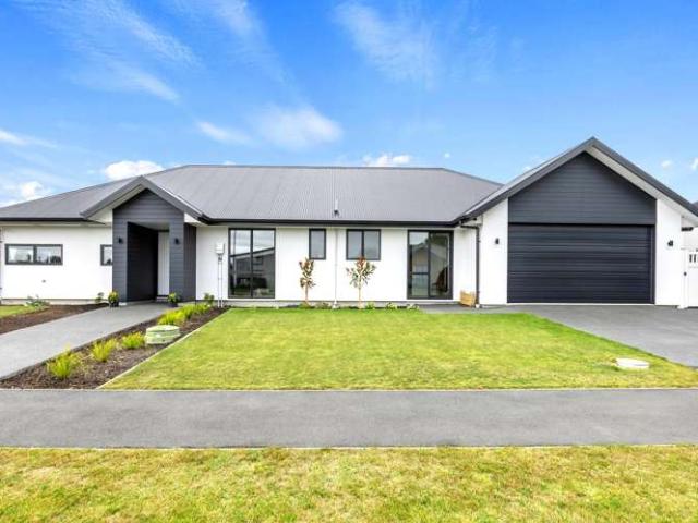 House for sale in Chaslands, Canterbury