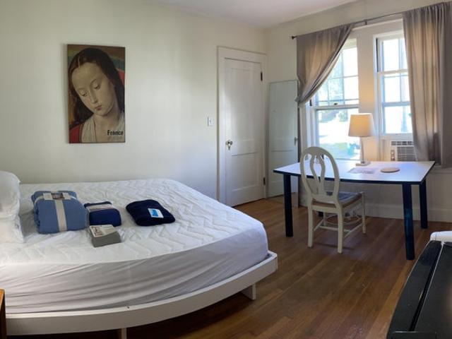Room for rent in Massachusetts