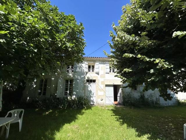 Maison vente à Saint-Jean-d'Angély, Saint-jean-d'angély