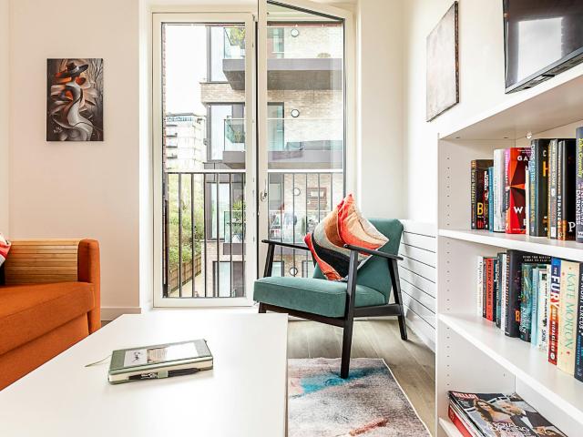 Apartment for rent in Mill Meads, Greater London