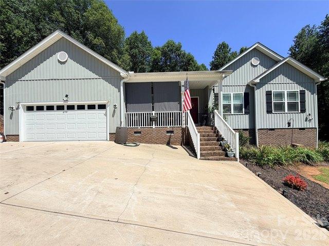 House for sale in Hiddenite, North Carolina