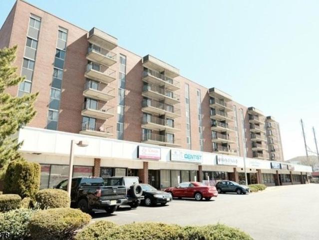 Condo for sale in Linden, New Jersey