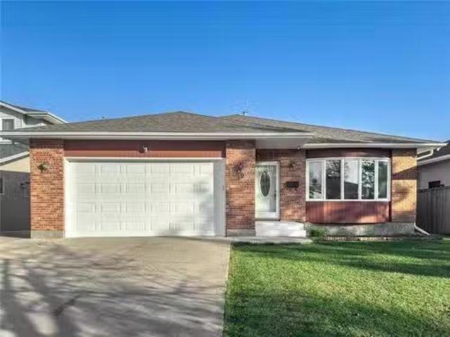 House for sale in East St. Paul, Manitoba