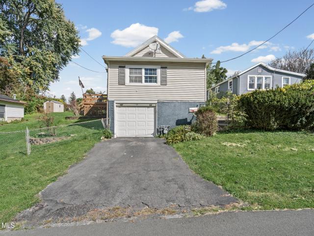 House for sale in Hampton Manor, Town of East Greenbush