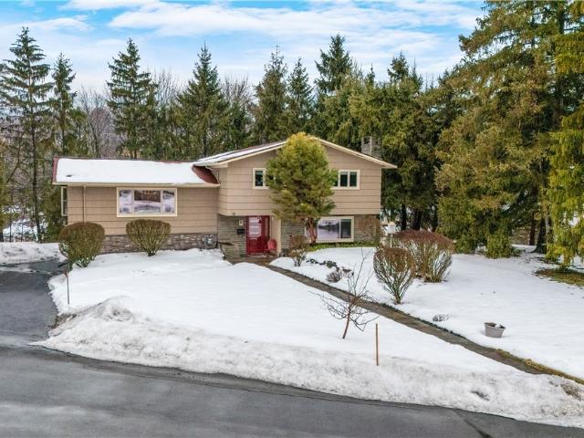 House for sale in Jamesville, New York