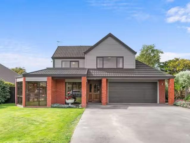 House for sale in Chaslands, Canterbury