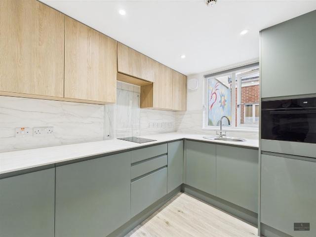 Apartment for rent in Newtown, Exeter
