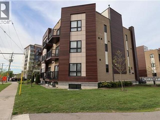 Townhouse for sale in Laurentian Hills, Kitchener