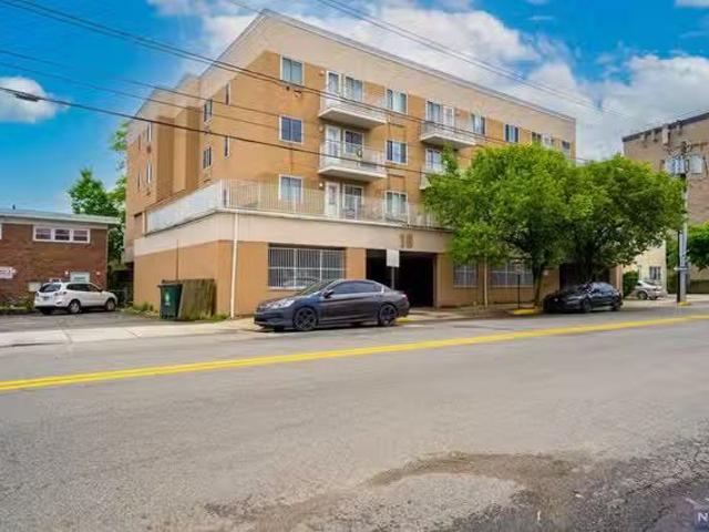 Condo for sale in Fort Lee Condo for sale in Fort Lee