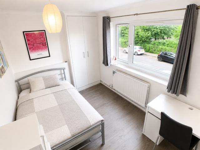 Room for rent in London Borough of Tower Hamlets, Greater London
