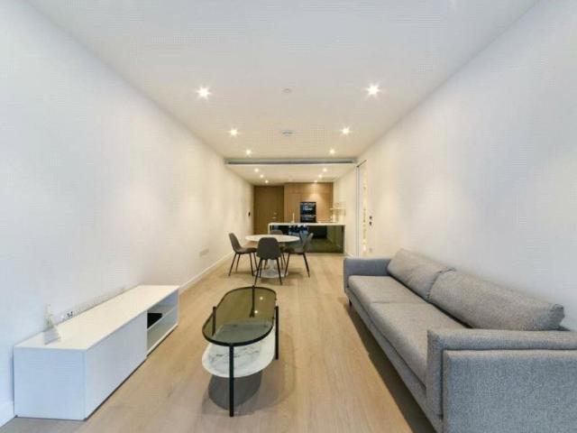 Apartment for rent in Canary Wharf, Greater London