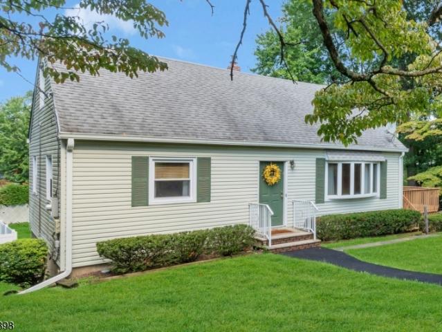 House for sale in East Hanover, New Jersey