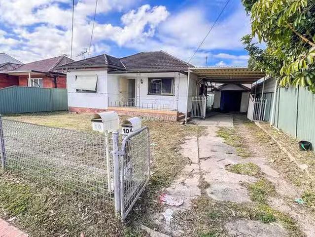 House for rent in Canley Heights