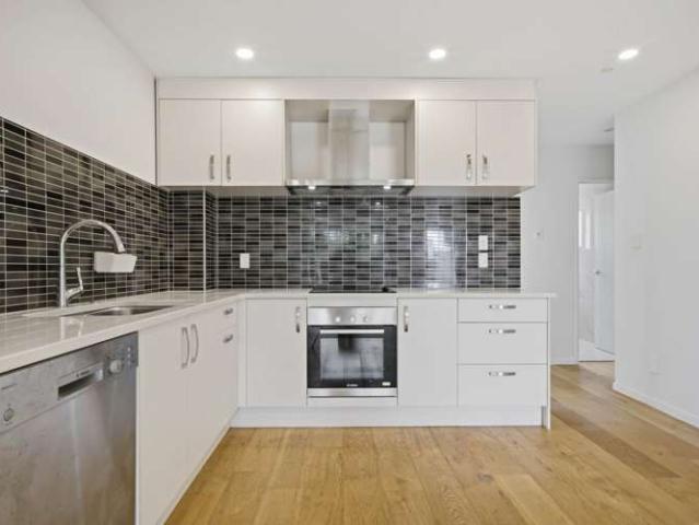 Townhouse for sale in Paremoremo