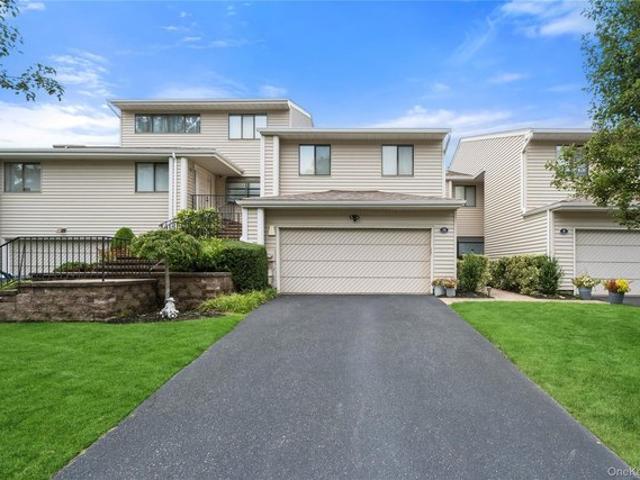 Condo for sale in Woodbury, Nassau County