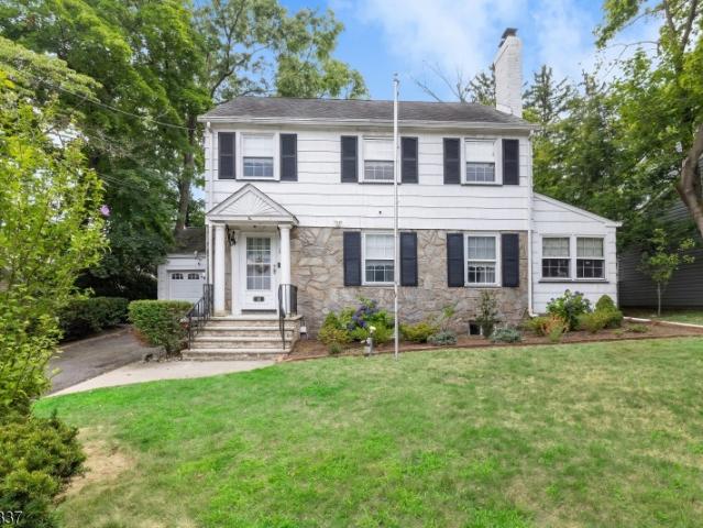House for sale in Bloomfield, New Jersey