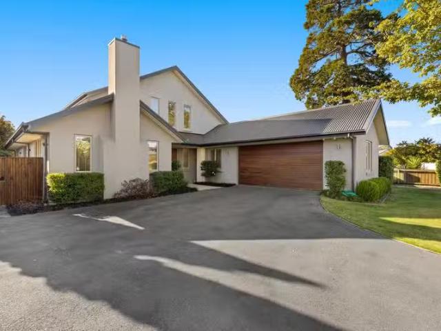 House for sale in Chaslands, Canterbury