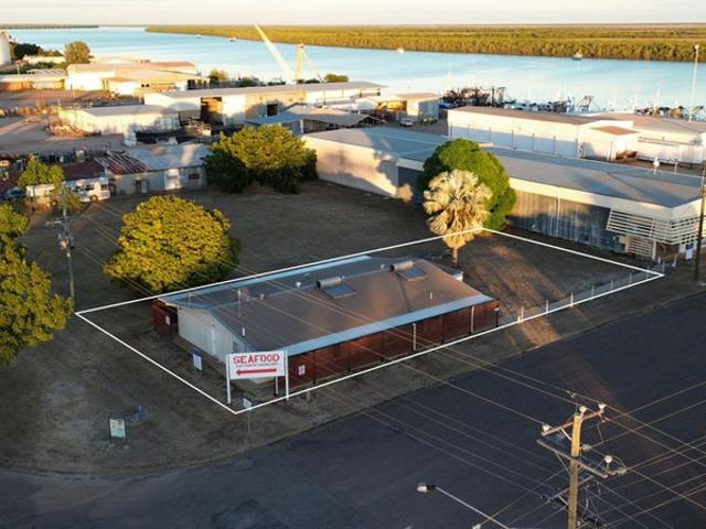 Townhouse for sale in Carpentaria, Queensland
