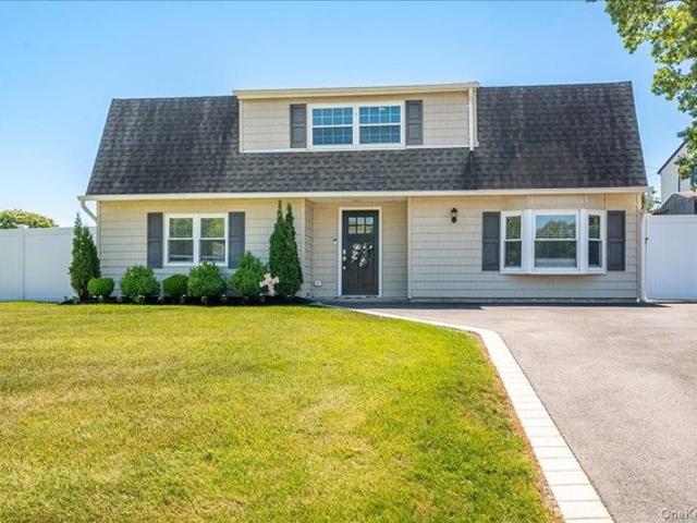 House for sale in Centereach, New York