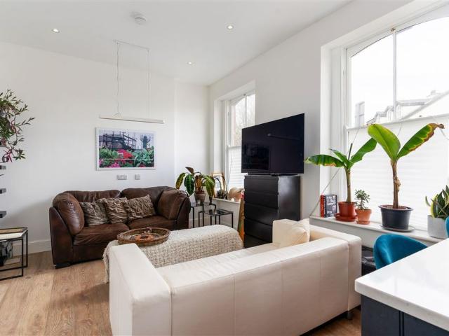 Apartment to rent in Bluebell, North Tipperary