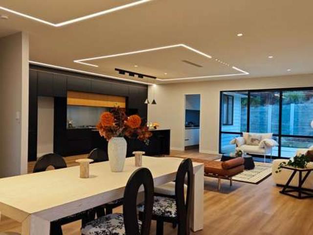 House for sale in Oratia