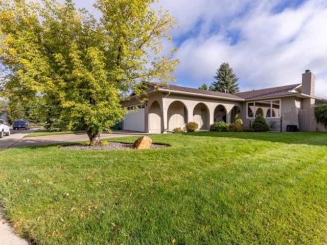 House for sale in Varsity Village, Lethbridge