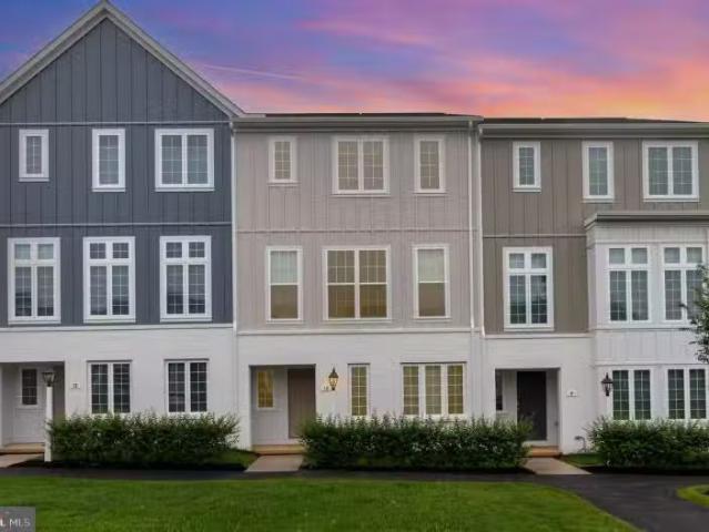 Condo for rent in Carlisle