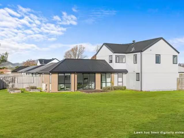 House for sale in Chaslands, Canterbury