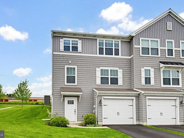 Townhouse for sale in Willow Street, Pennsylvania