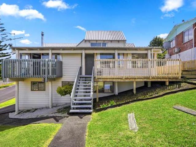 House for sale in Whangaparaoa