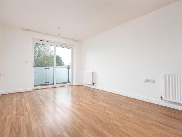 Apartment for rent in Yiewsley, Greater London
