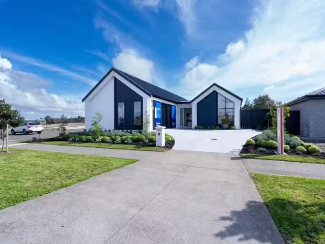 House for sale in Awhitu