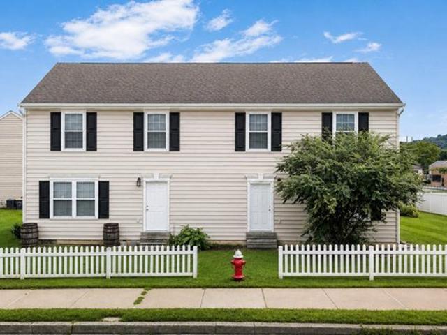 Townhouse for sale in Chester, Pennsylvania