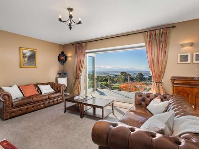 House for sale in Chaslands, Canterbury