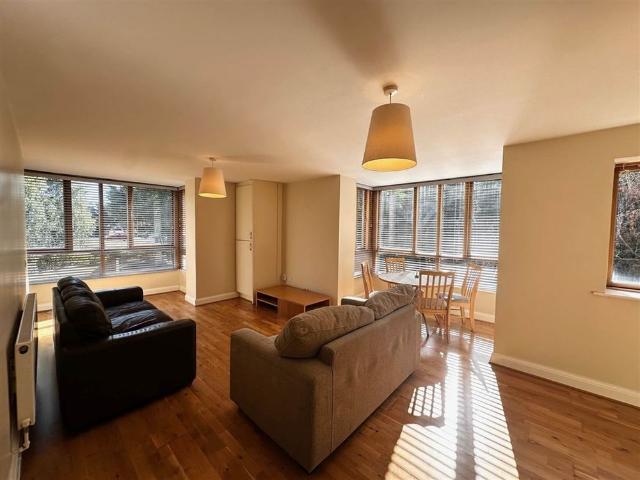 Apartment to rent in Bluebell, North Tipperary