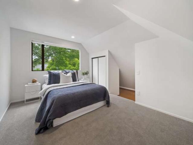 House for sale in Chaslands, Canterbury