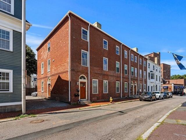 Condo for sale in Salem, Essex County